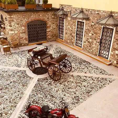Antica Dimora Corte Impero Hotel