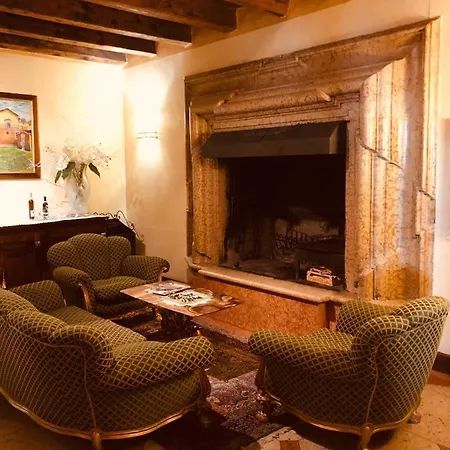 Hotel Antica Dimora Corte Impero 3*