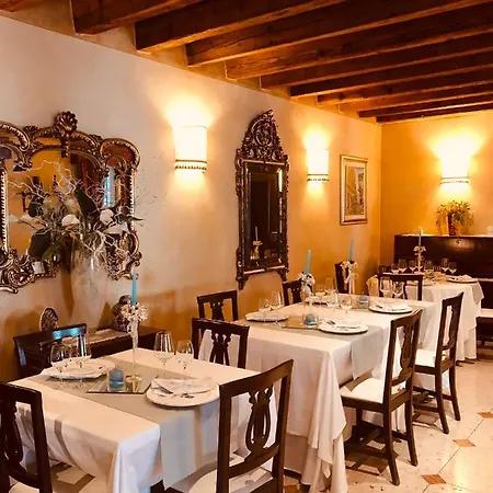 Antica Dimora Corte Impero 3*